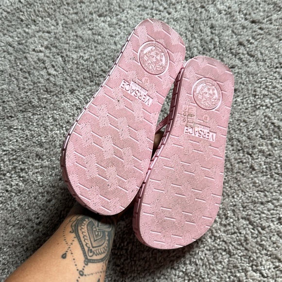 Versace greca sandals size 37/6.5 used one. - Picture 4 of 4